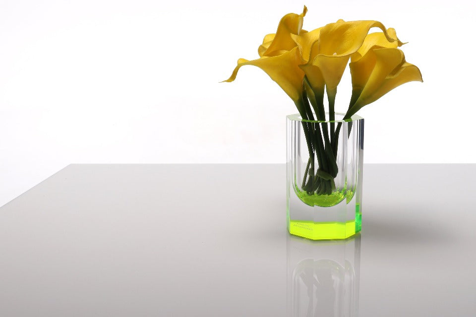 Bolt Vase in Green
