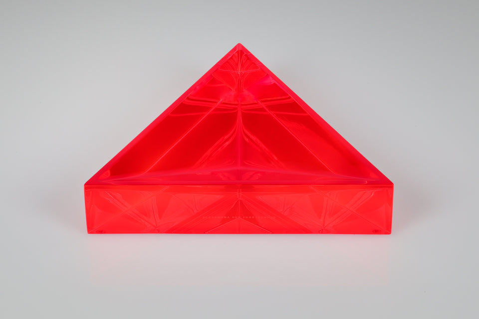 Delta Dish Large in Red