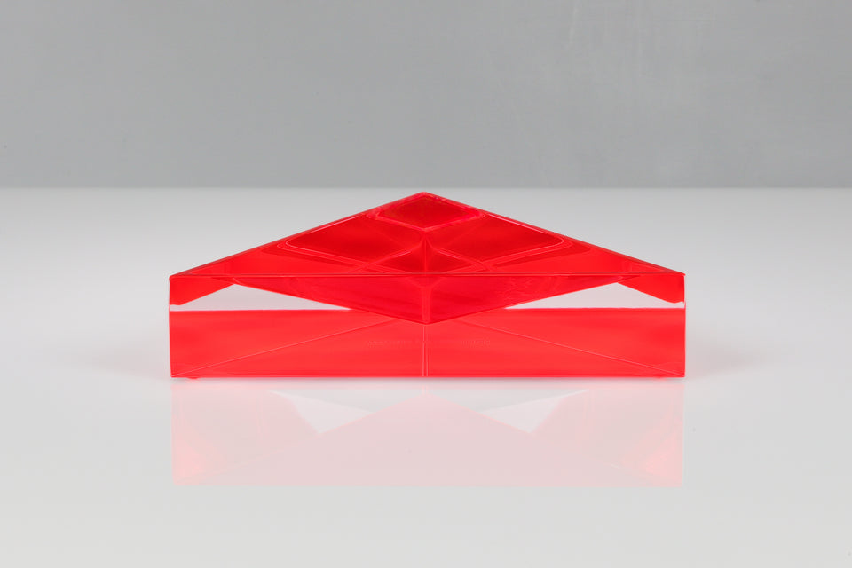 Delta Dish Large in Red