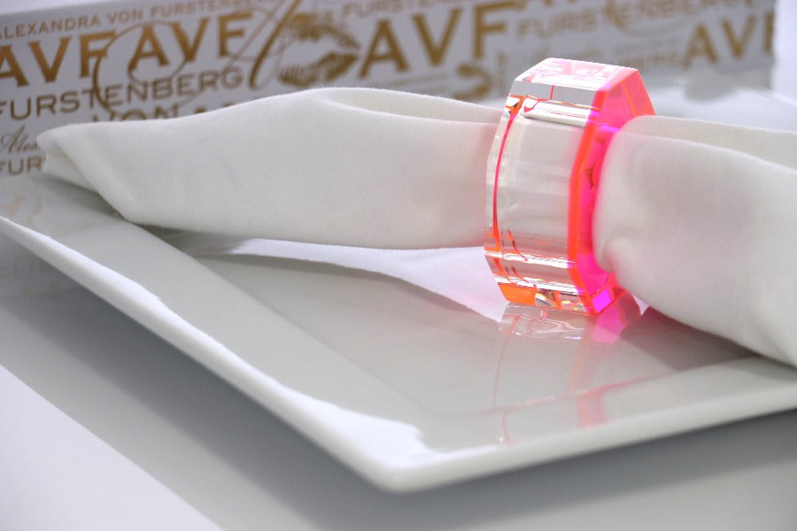 Bolt Dining Ring Set in Pink